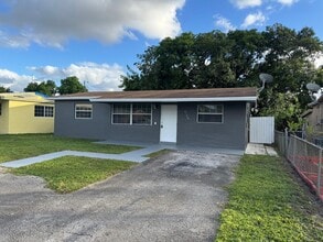 Building Photo - 6120 SW 22nd Ct