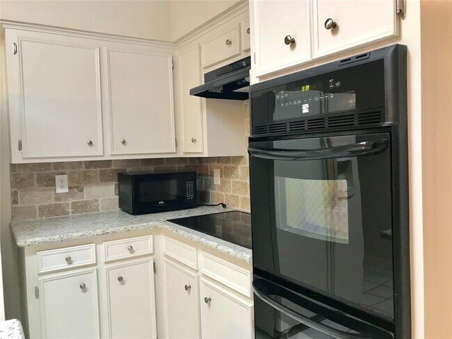 Building Photo - 7123 Rio Blanco Dr