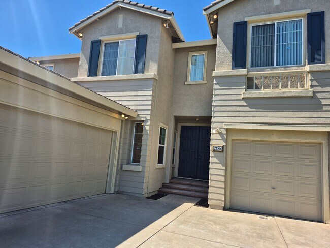 Foto del edificio - Beautiful 4 bedroom 3.5 bath in Natomas Park