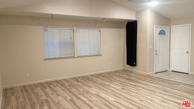 Foto del edificio - 114 W 13th St