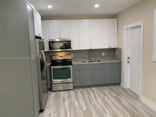 Foto del edificio - 1145 NE 113th St
