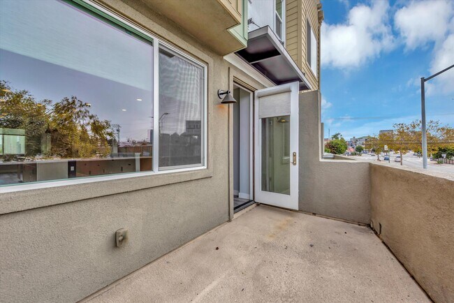 Photo - 109 Uptown Cir (Oakland, CA) Townhome