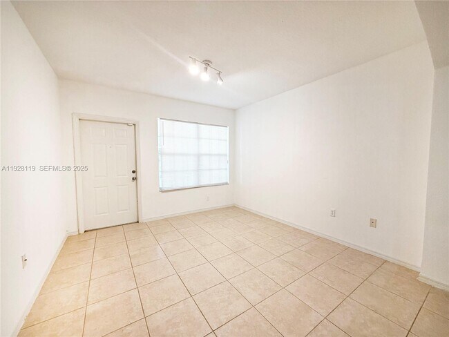 Building Photo - 308 Belmont Ln