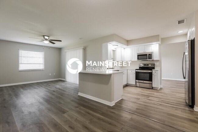 Building Photo - 3 Bedroom Pet-Friendly Home in PORT CHARLOTTE, FL with Main Street Renewal