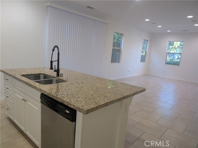 Building Photo - 45 Latitude