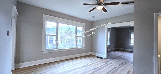 Foto del edificio - 1429 Hall Ave