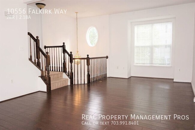 Building Photo - 2 Bedroom Townhome near I-66!