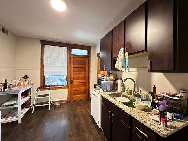Foto del edificio - 3608 W Grace St