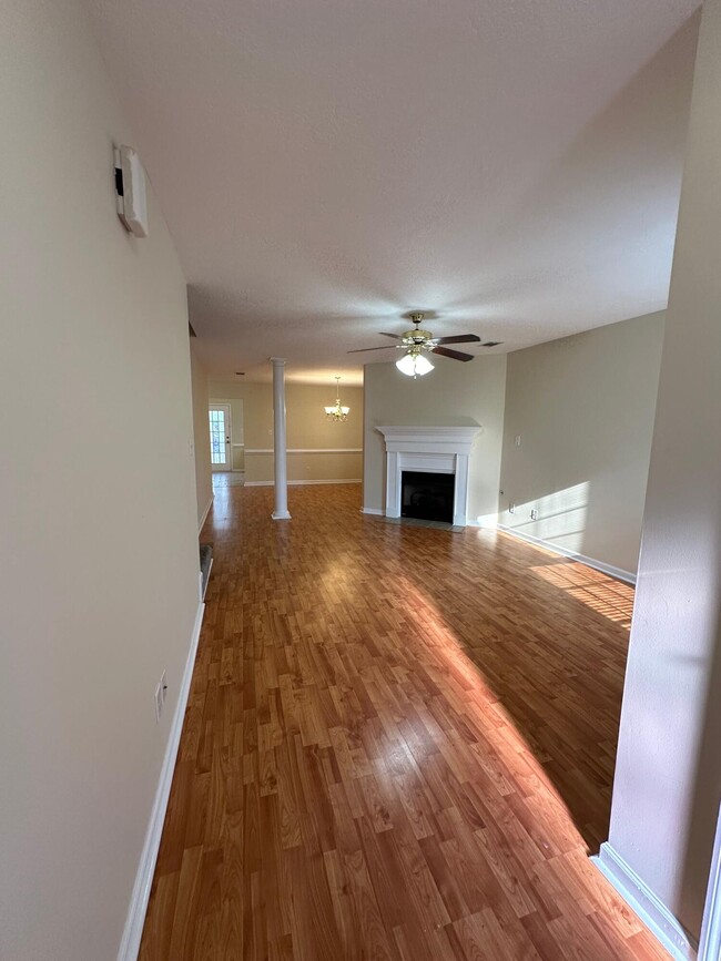 Building Photo - 2064 Summerton Cir