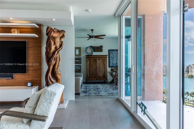 Foto del edificio - 300 South Pointe Dr