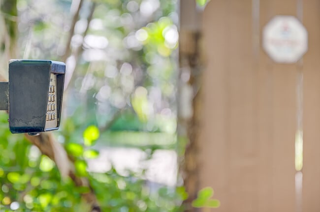 Building Photo - 275 Haumana Rd