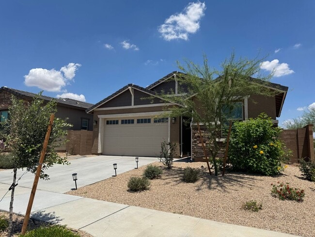 Building Photo - BRAND NEW 5 BEDROOM HOME IN COPPERLEAF IN ...