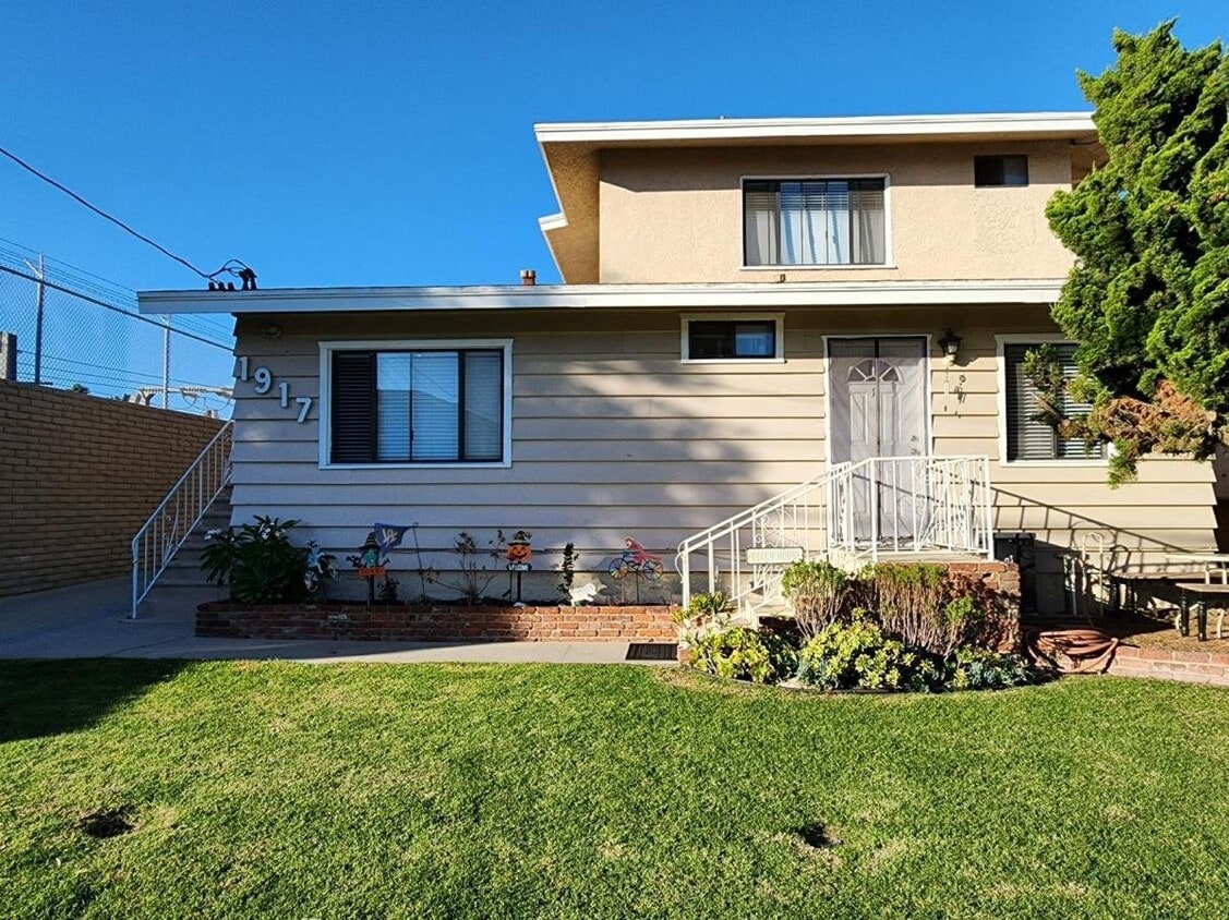 Photo - 1917 Vanderbilt Ln (Redondo Beach, CA)
