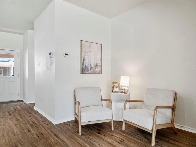 Foto del edificio - 2305 Homewood Ln