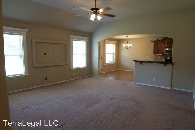 Foto del edificio - 3 br, 2 bath House - 107 E Elmira Pl