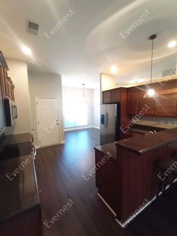 Foto del edificio - 101 River Crest Ln