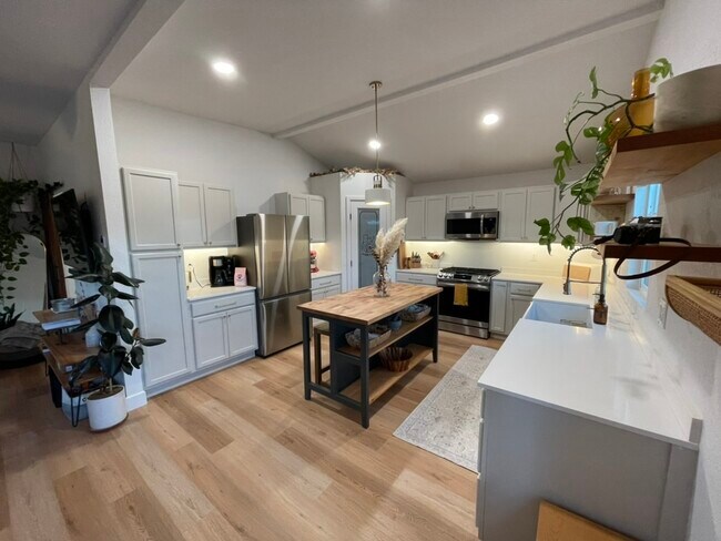 Building Photo - 58454 Buena Vista Dr