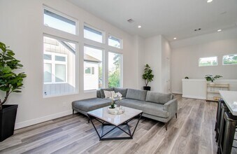 Building Photo - 774 Paul Quinn St