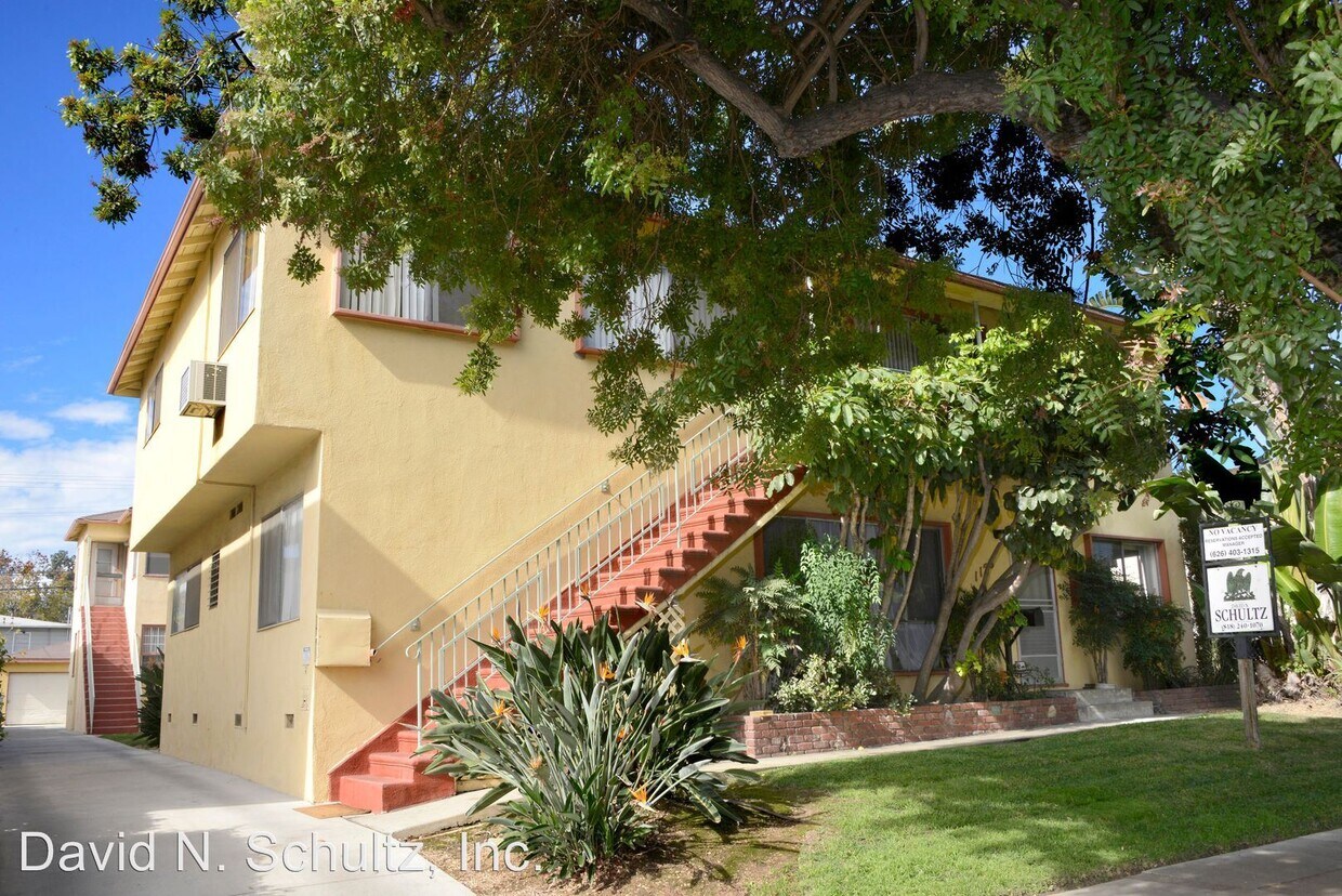 Primary Photo - 1156 Huntington Dr