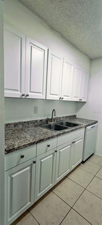 Foto del edificio - 6519 W Newberry Rd