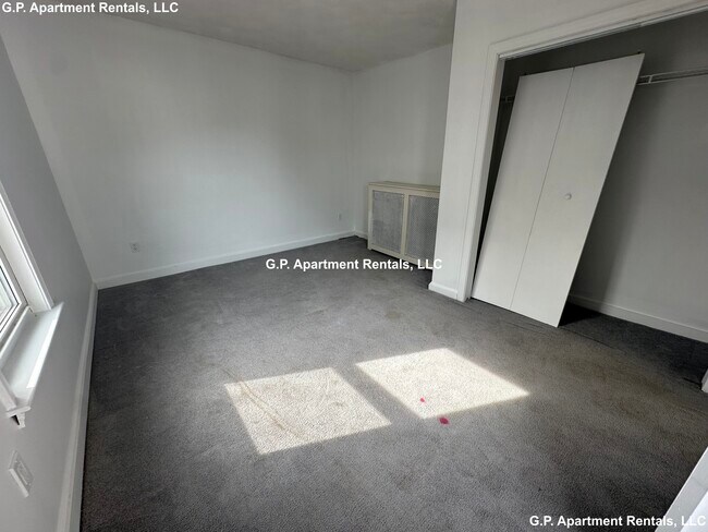 Building Photo - 226 Vine St