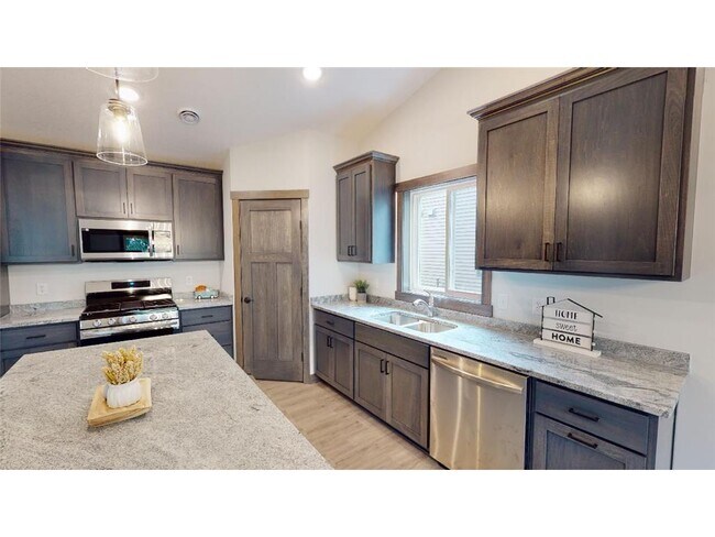 Foto del edificio - 11744 Kings Ln