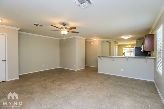 Building Photo - 2576 S Chaparral Rd