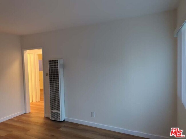 Foto del edificio - 9815 Imperial Hwy.