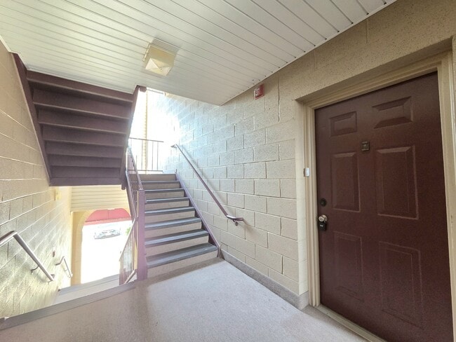 Photo - 9569 Coggs Bill Dr (Manassas, VA) Townhome