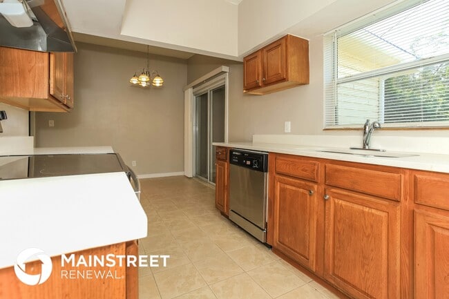 Foto del edificio - 5915 Beechmont Blvd