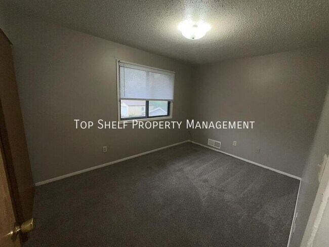 Foto del edificio - 4211 E Ovid Ave