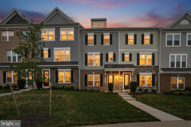 Foto del edificio - 6310 Berkley Bridge Pl