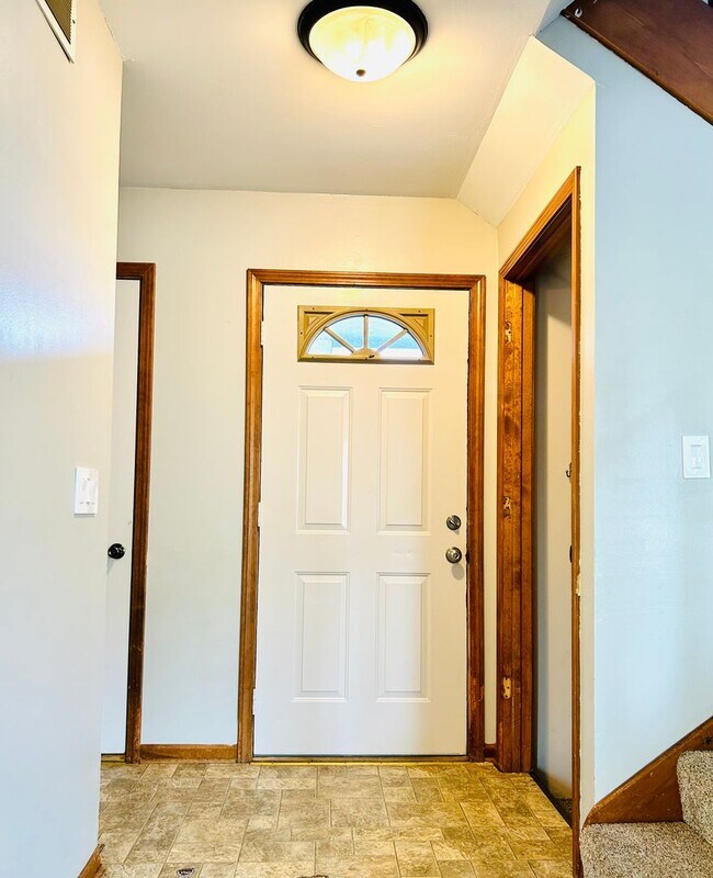 Foto del edificio - Convenient Location, Spacious Home