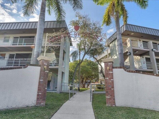 Foto del edificio - 300 Layne Blvd