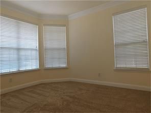 Building Photo - 588 Southridge Way