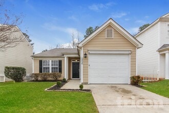 Building Photo - 2856 Oasis Ln