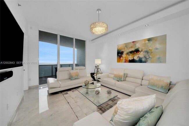 Building Photo - 16001 Collins Ave