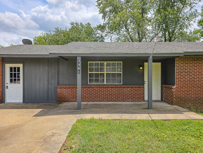 Building Photo - Newly Remodeled 4 bedroom 2 bath home in S...