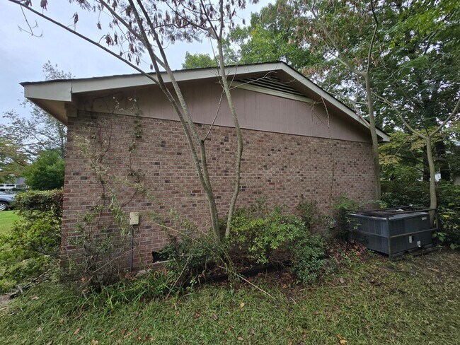 Foto del edificio - 1803 Oak Tree Ct