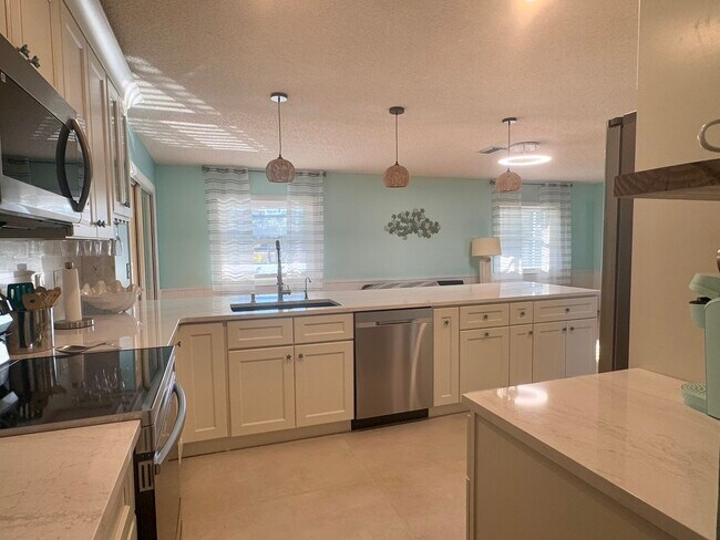 Foto del edificio - 2227 Pineland Dr