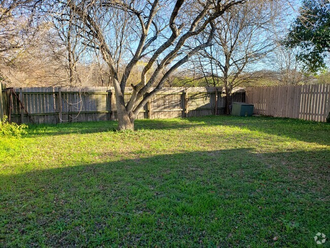 Building Photo - 9520 Misty Meadows