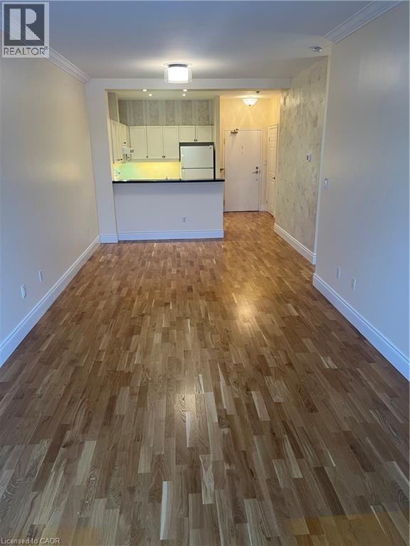 Photo du bâtiment - 1 Leaside Park Dr