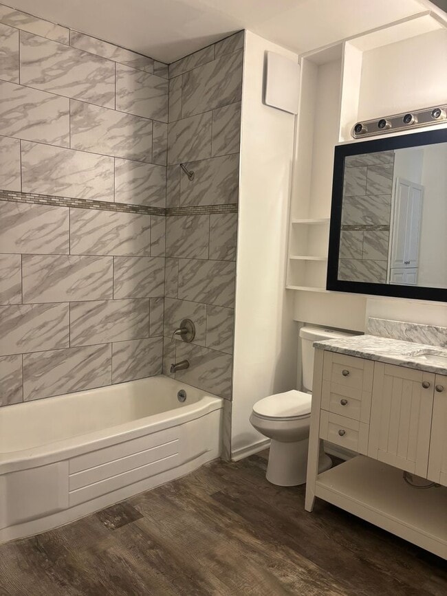 Foto del edificio - 4916-4918 W 220th St