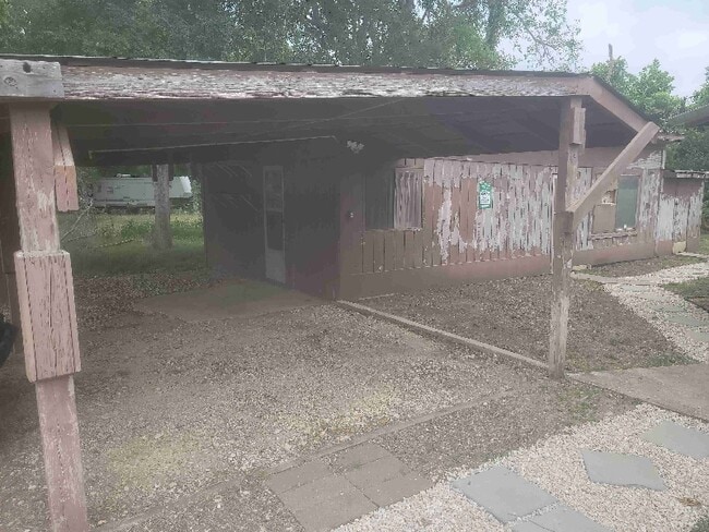 Foto del edificio - 446 Co Rd 90B