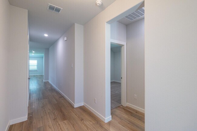 Building Photo - 3603 Ray Roberts Dr