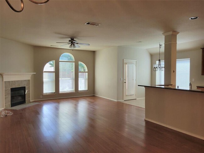 Building Photo - 8233 Livingston Ln