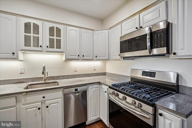 Foto del edificio - 9907 Blundon Dr