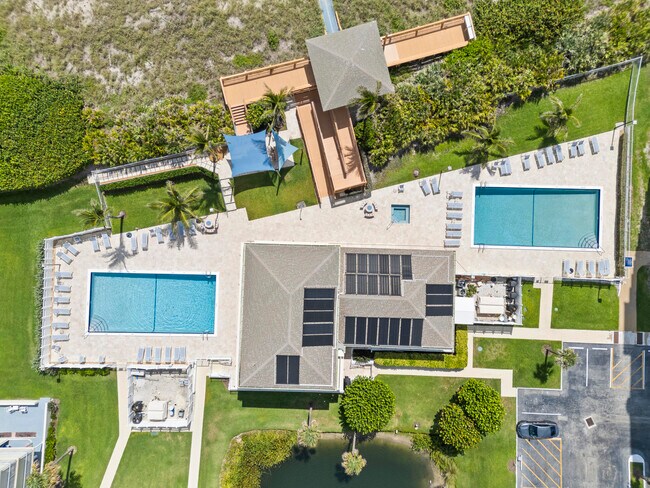 Foto del edificio - 3792 NE Ocean Blvd