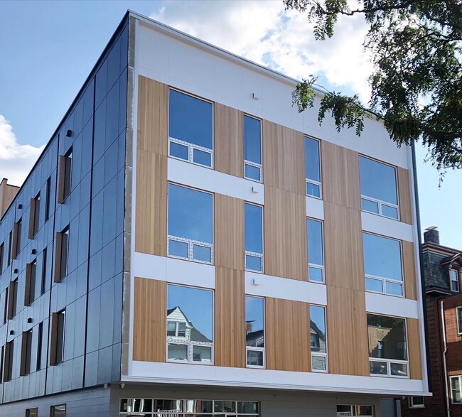 Building Photo - 225 Waterman St