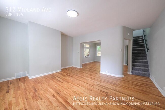 Building Photo - CARNEGIE, PA COMPLETELY RENOVATED, MUST SE...